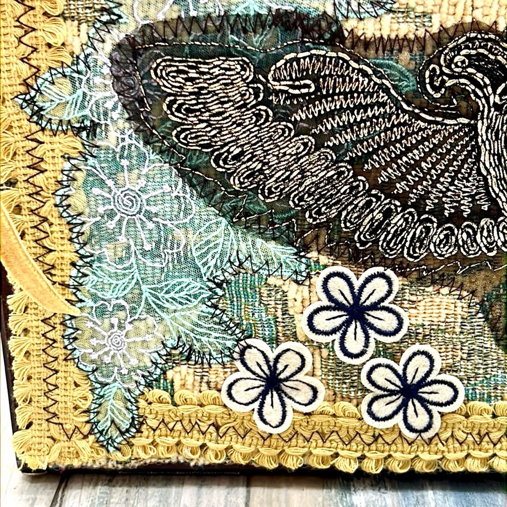 ⭐️Adorned Crown assemblage cigar box collage purse Psalm 91 - Picture 3 of 14